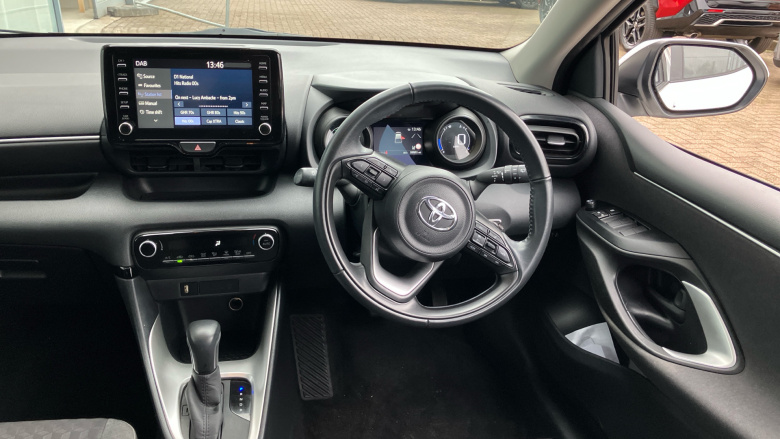 Toyota Yaris 1.5 Hybrid Design 5dr CVT Hybrid Hatchback